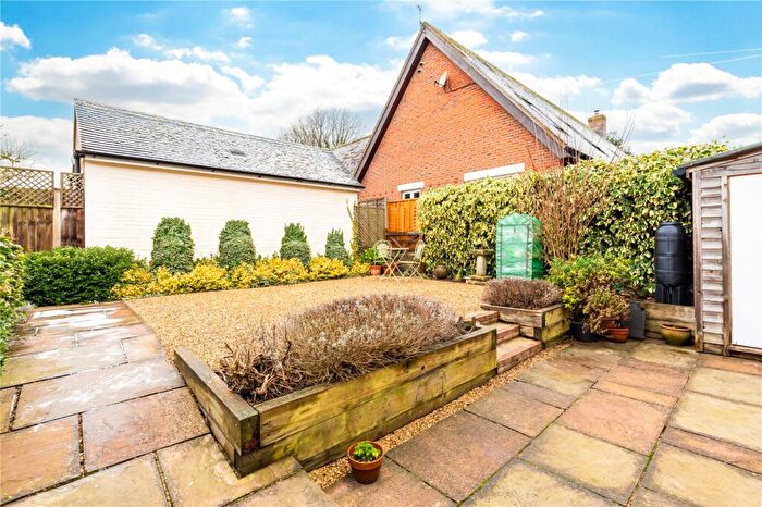 2 Bedroom Cottage For Sale In Church Street, Great Bedwyn, Marlborough, Wiltshire, SN8