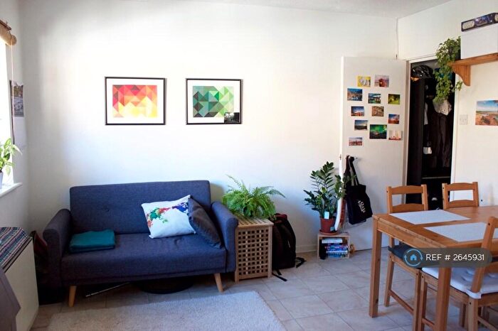 1 Bedroom Flat To Rent In Orchard Grove, London, SE20