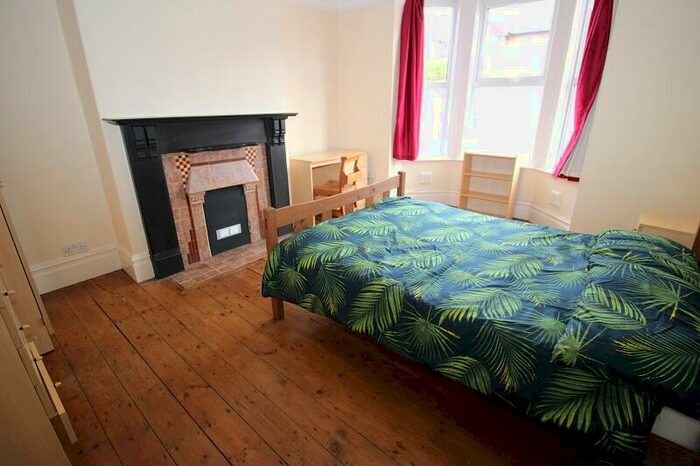 5 Bedroom House To Rent In / Bed Student House Uphill **a Ll Inclusive **, LN1