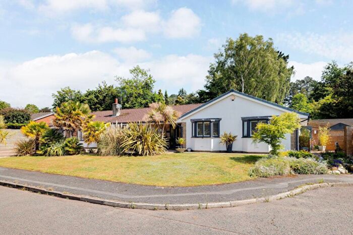 5 Bedroom Detached Bungalow For Sale In Pipers Close, Wirral, CH60