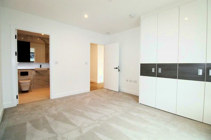 2 Bedroom Apartment To Rent In Quill House, SE3