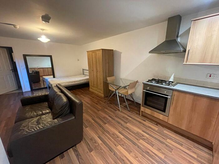 1 Bedroom Flat To Rent In Lambert Street, Sheffield, South Yorkshire, Uk, S3