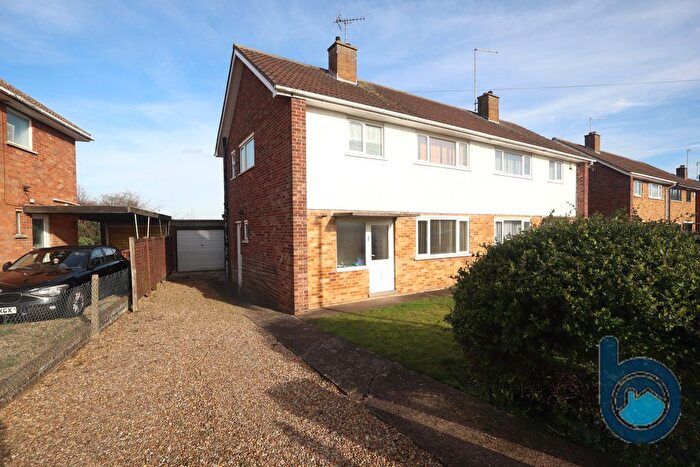 3 Bedroom Semi Detached House To Rent In Berkeley Road, Netherton, Peterborough, PE3