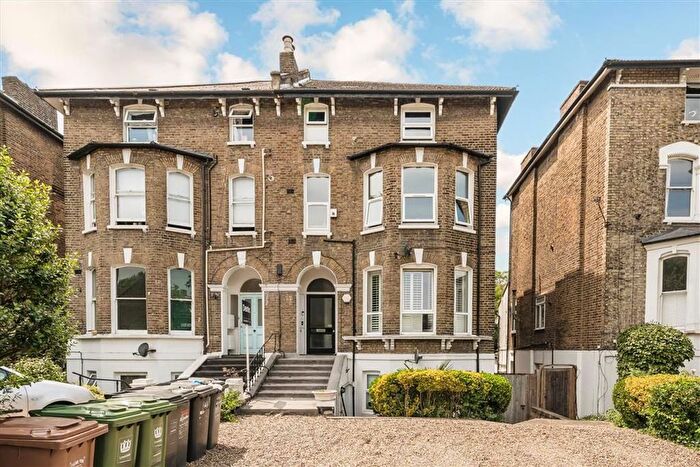 2 Bedroom Flat To Rent In Burnt Ash Hill, Lee, SE12