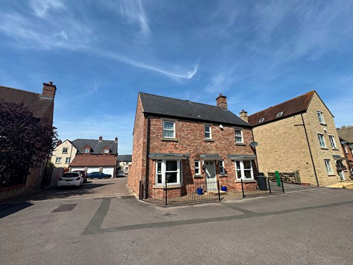 4 Bedroom Detached House To Rent In Dunley Close, Swindon, SN25