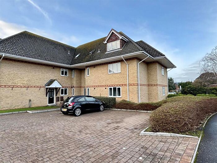 2 Bedroom Apartment To Rent In Lulworth Close, Hamworthy, BH15
