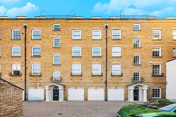 2 Bedroom Flat For Sale In Prince Regent Mews, Euston, NW1