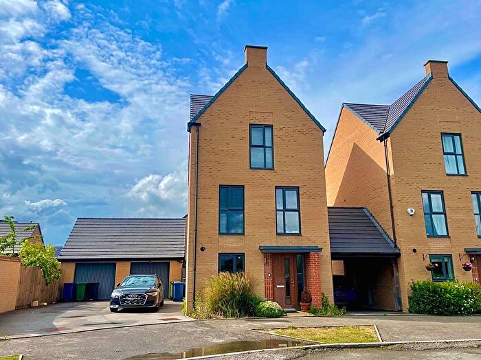 3 Bedroom Town House To Rent In Partridge Way, Cambridge, CB24