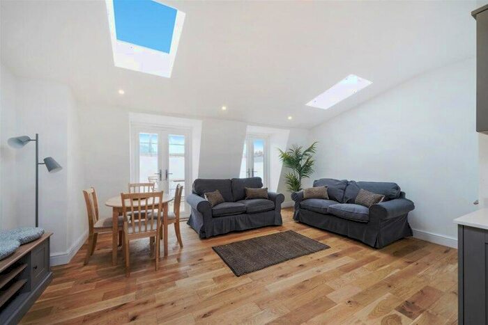 2 Bedroom Flat To Rent In Boundary Road, St Johns Wood, St Johns Wood, NW8