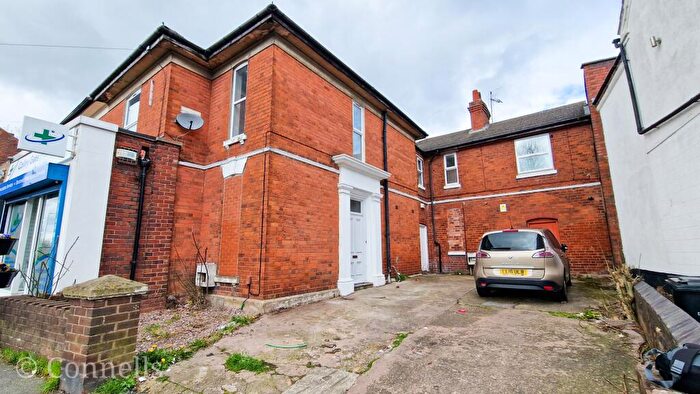 3 Bedroom Flat To Rent In Colley Gate, Halesowen, B63