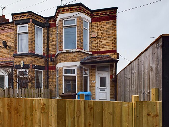 2 Bedroom End Of Terrace House For Sale In Nesfield Avenue, Perth Street West, `, HU5