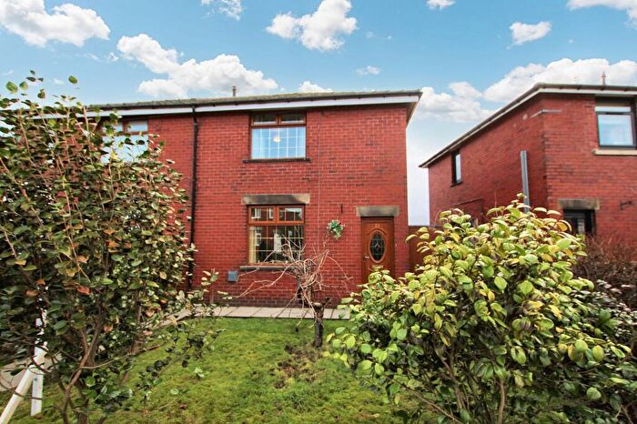 3 Bedroom Semi-Detached House For Sale In Elm Grove, Wardle, OL12