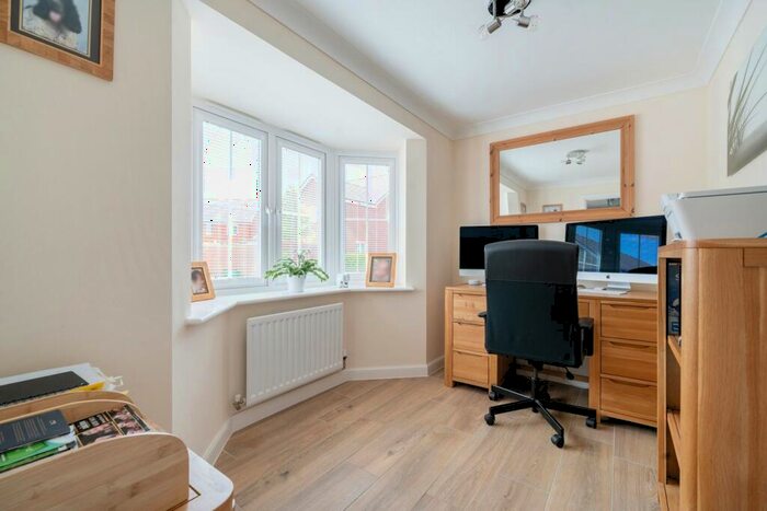 5 Bedroom Detached House For Sale In Faraday Corner, Shefford, SG17