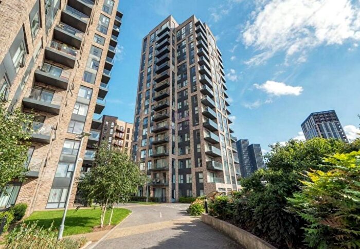 2 Bedroom Flat To Rent In Rainier Apartments, Cherry Orchard Road, Croydon, CR0