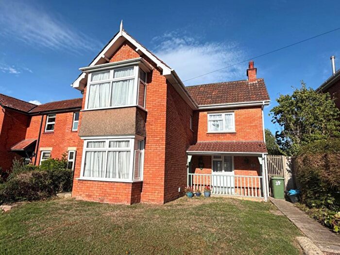 4 Bedroom Detached House For Sale In Somerton Road, Street, BA16
