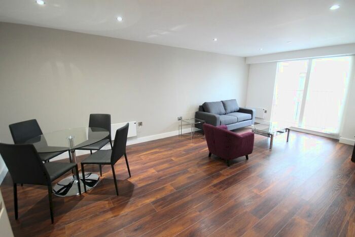 2 Bedroom Flat To Rent In Cambridge Street, Manchester, M1