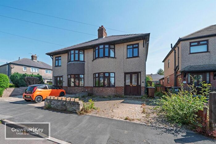 3 Bedroom Semi-Detached House For Sale In Haddon Road, Buxton, SK17