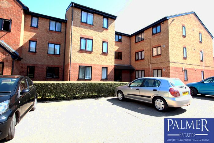 1 Bedroom Flat To Rent In Streamside Close, London, N9
