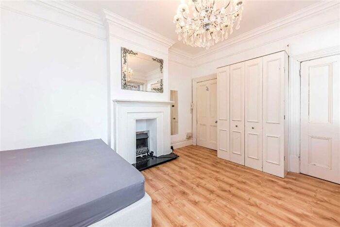 Studio To Rent In Rosary Gardens, London, SW7