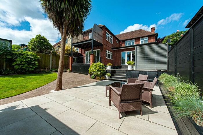 4 Bedroom Detached House For Sale In Carlton Avenue, Broadstairs, CT10