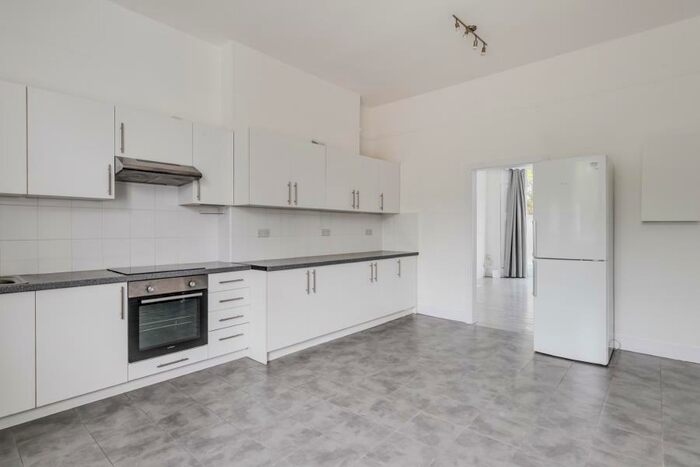 6 Bedroom Terraced House To Rent In Bickerton Road, Archway, N19