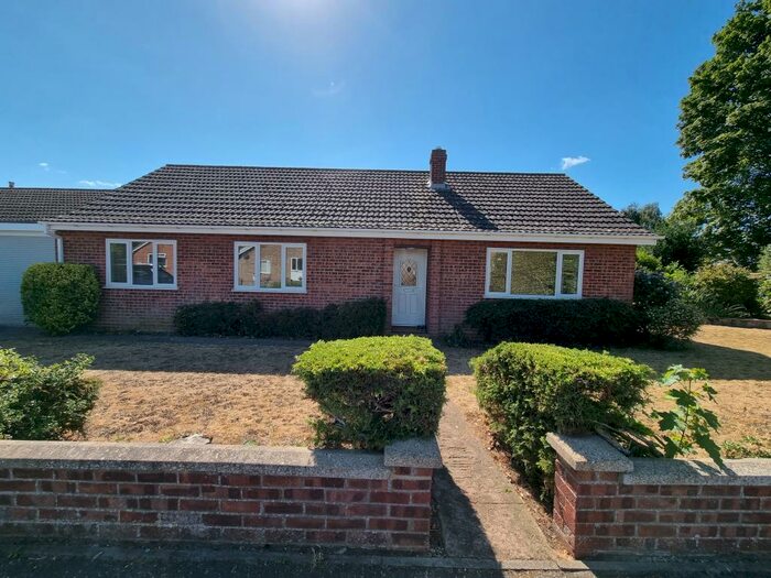 3 Bedroom Bungalow To Rent In Grenville Way, Thetford, IP24