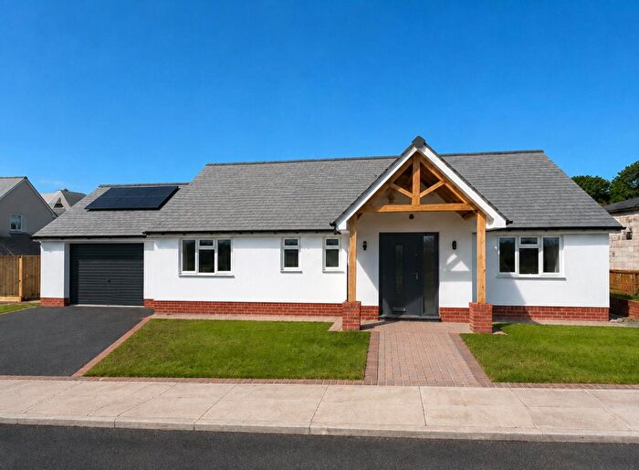 3 Bedroom Bungalow For Sale In Long Park Drive, Bradworthy, Holsworthy, Devon, EX22