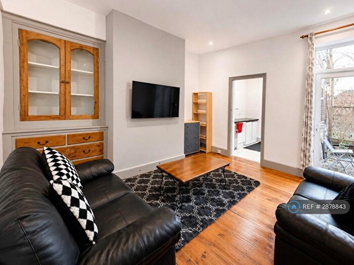 2 Bedroom Flat To Rent In Jesmond, Newcastle Upon Tyne, NE2
