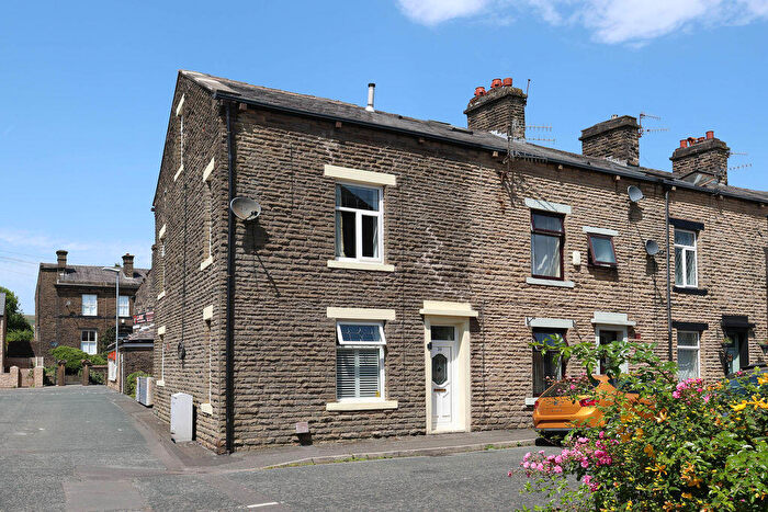 3 Bedroom End Of Terrace House For Sale In Queen Street, Littleborough, OL15