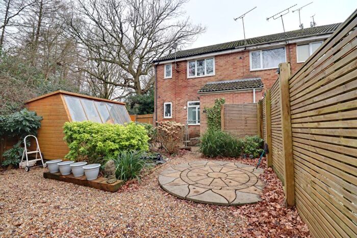 1 Bedroom Flat For Sale In Holly Drive, Waterlooville, PO7