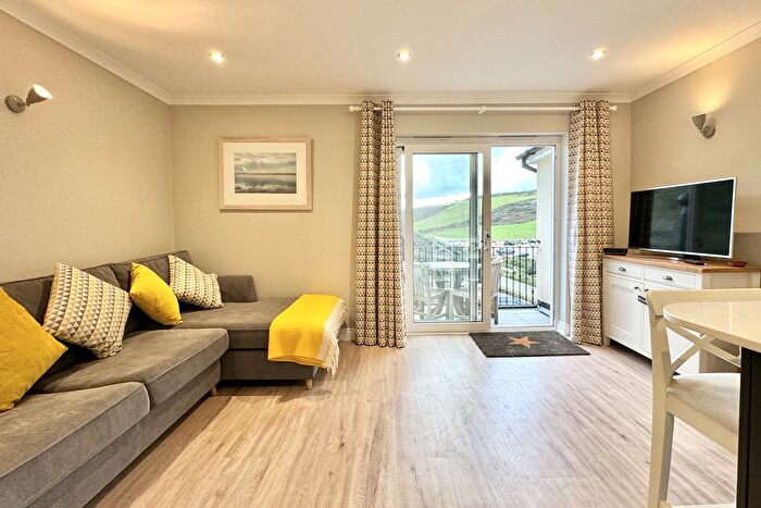 1 Bedroom Flat For Sale In Beachcombers Apartments, Watergate Bay, TR8