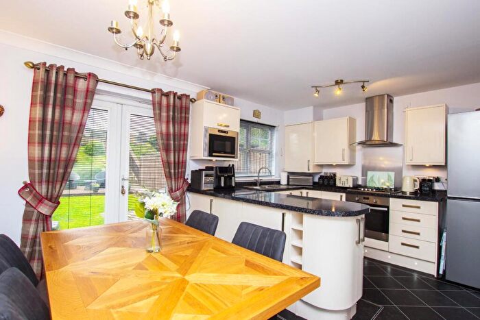 4 Bedroom Town House For Sale In Beaumont Way, Darwen, BB3