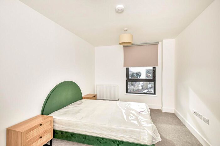 1 Bedroom Flat To Rent In Medway Street Chatham, ME4