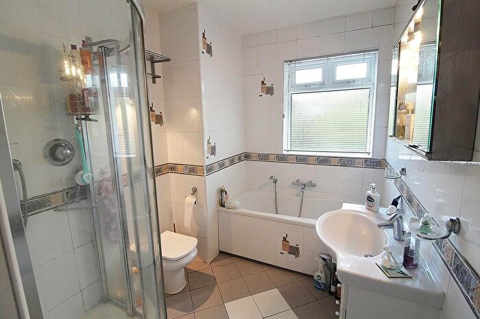 4 Bedroom Detached House For Sale In Stakes Road, Purbrook, PO7