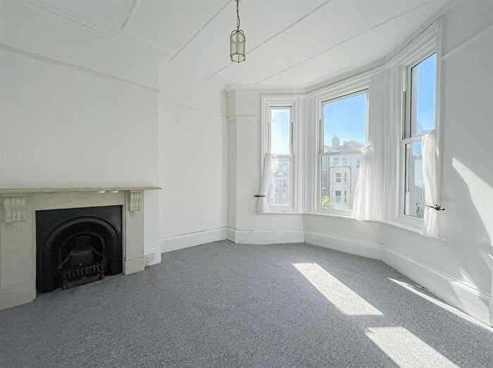 1 Bedroom Flat To Rent In Carisbrooke Road, St Leonards, TN38