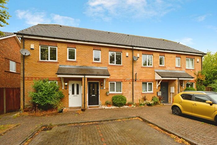 3 Bedroom Terraced House For Sale In Chilberton Drive, Redhill, Surrey, RH1