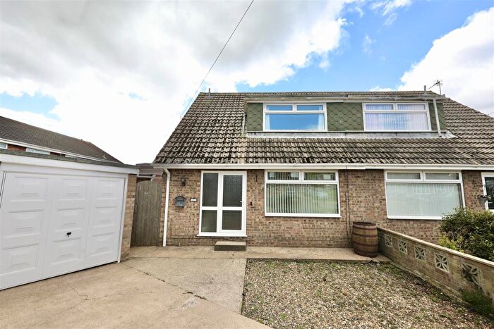 3 Bedroom Semi-Detached House For Sale In Elm Tree Close, Thorngumbald, Hull, HU12