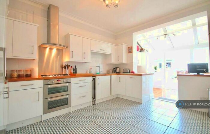 4 Bedroom Terraced House To Rent In Wadham Road, Portsmouth, PO2
