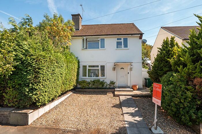 3 Bedroom Semi-Detached House For Sale In Broomfield Rise, Abbots Langley, Hertfordshire, WD5