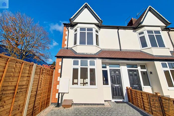 3 Bedroom End Of Terrace House To Rent In Lincoln Road, Enfield, EN1