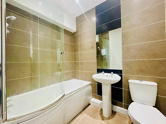 3 Bedroom Flat To Rent In Lockyer Street, Plymouth, PL1
