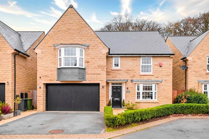 4 Bedroom Detached House For Sale In Siskin Gardens, Netherton, Huddersfield, HD4