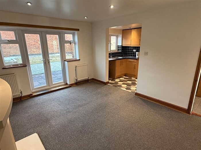 Semi-Detached House To Rent In Orchard Road, Kirkby-In-Ashfield, Nottingham, NG17