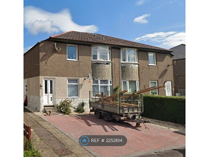 3 Bedroom Flat To Rent In Crofton Avenue, Glasgow, G44