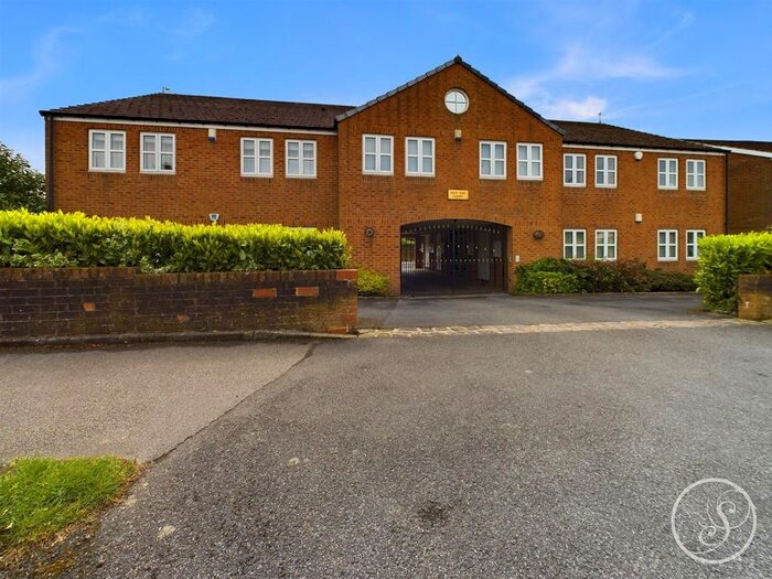 2 Bedroom Flat To Rent In High Ash Drive, Leeds, LS17