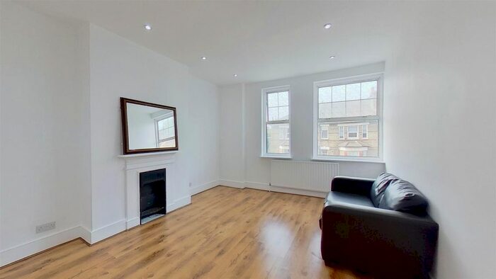 2 Bedroom Flat To Rent In Garratt Lane, London, SW18