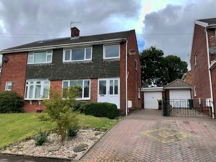 3 Bedroom House To Rent In Lon-y-Waun, Caerphilly, CF83