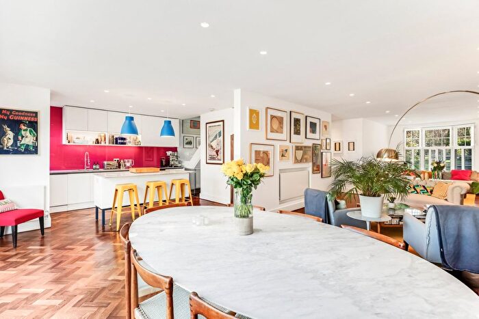 4 Bedroom Semi Detached House For Sale In Willowdene, View Road, Kenwood, London, N6