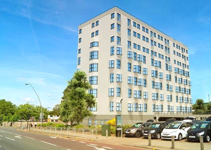 1 Bedroom Flat To Rent In High Road, Chadwell Heath, RM6