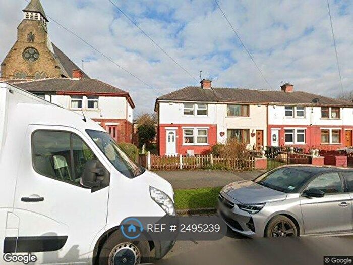 2 Bedroom Semi-Detached House To Rent In Wood Street, Bradford, BD8